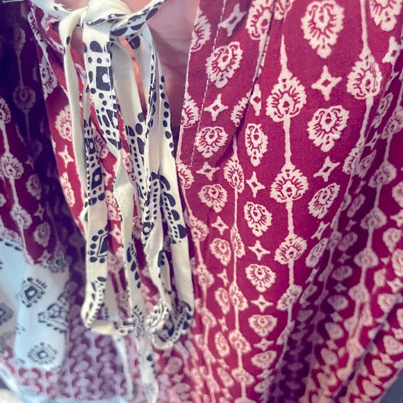 Jodifl shirt cold shoulder medium never worn Just washed Like new smoke free - Picture 5 of 6